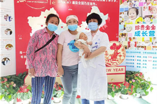 仅有一侧输卵管的她，终圆求子梦，到成都来院找黄医生报喜